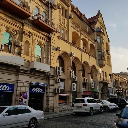 Classical Apartment In Heart Of Baku Exterior photo