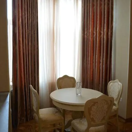 Classical Apartment In Heart Of Baku Exterior photo
