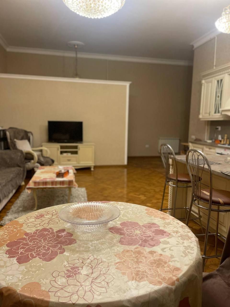 Classical In Heart Of Apartment Baku